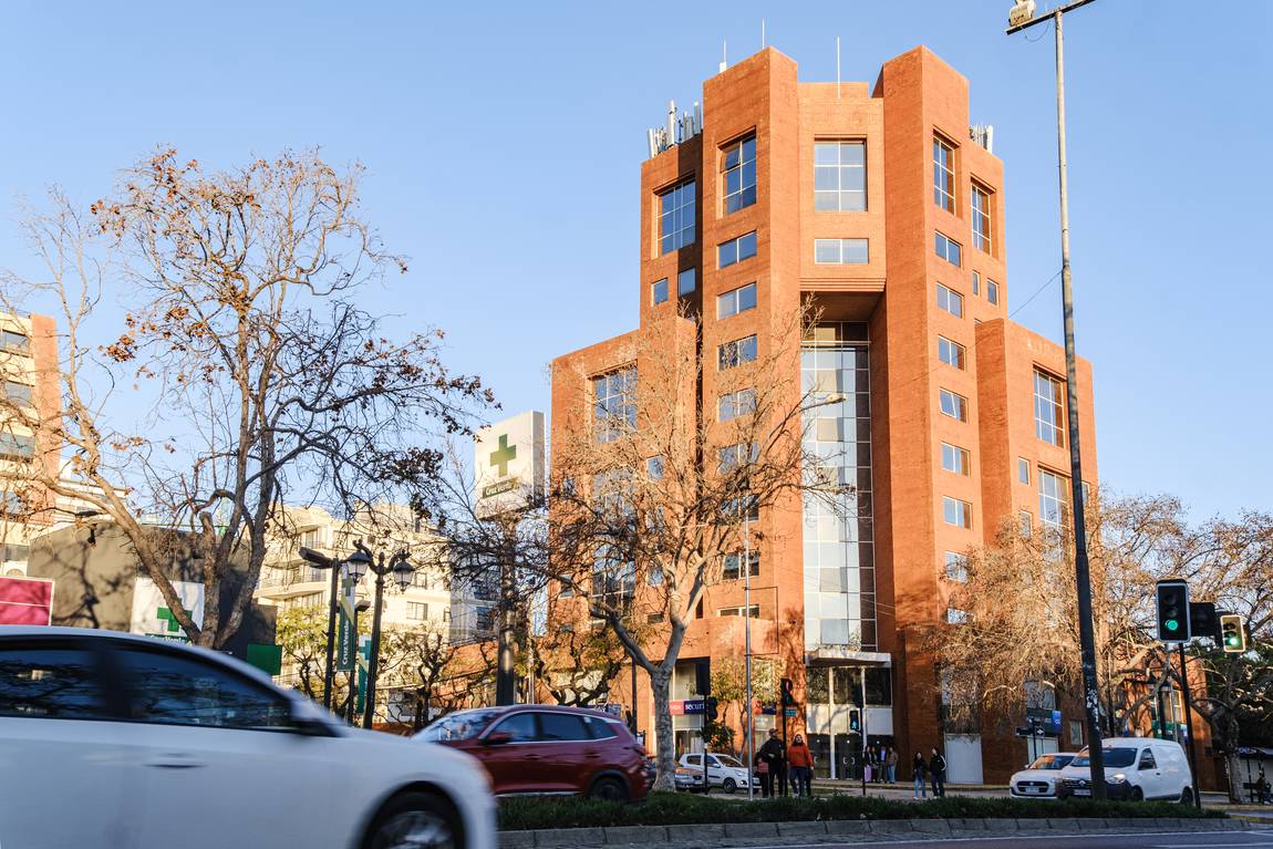 Edificio de Avenida Libertad donde funciona Estudio Veragua Abogadas