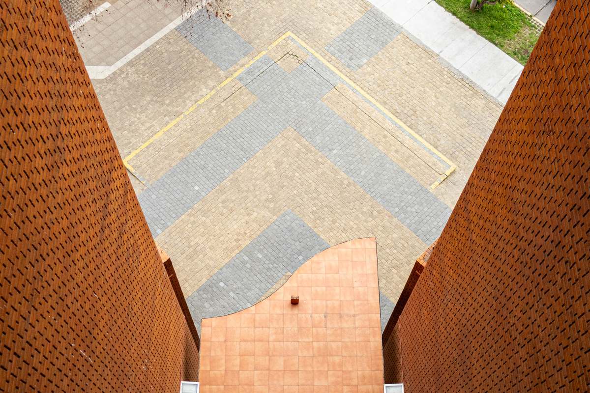 Acceso a las oficinas de Estudio Veragua Abogadas en el Edificio Libertad, Viña del Mar